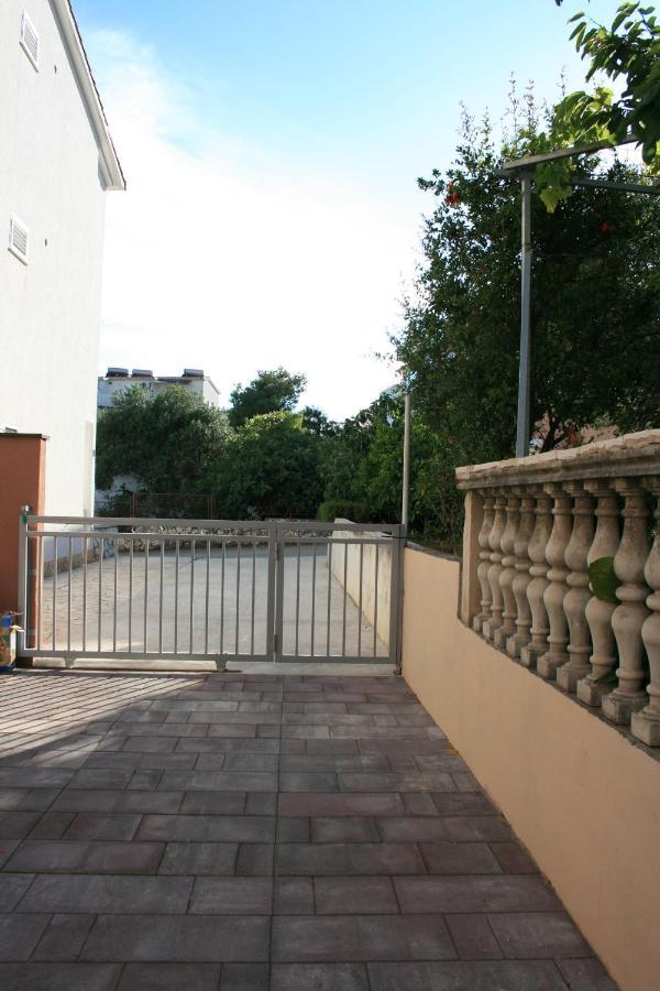 Apartmani Mia Трогир Екстериор снимка