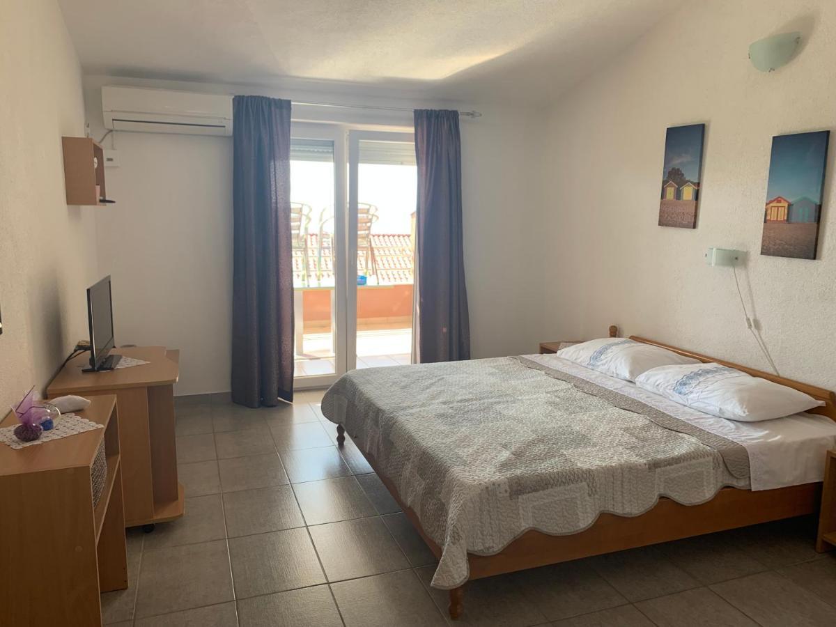 Apartmani Mia Трогир Екстериор снимка