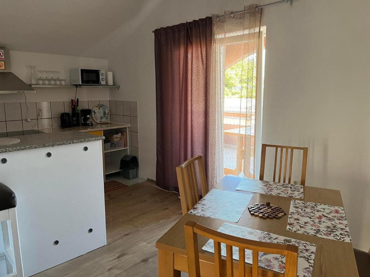 Apartmani Mia Трогир Екстериор снимка