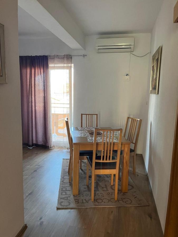 Apartmani Mia Трогир Екстериор снимка