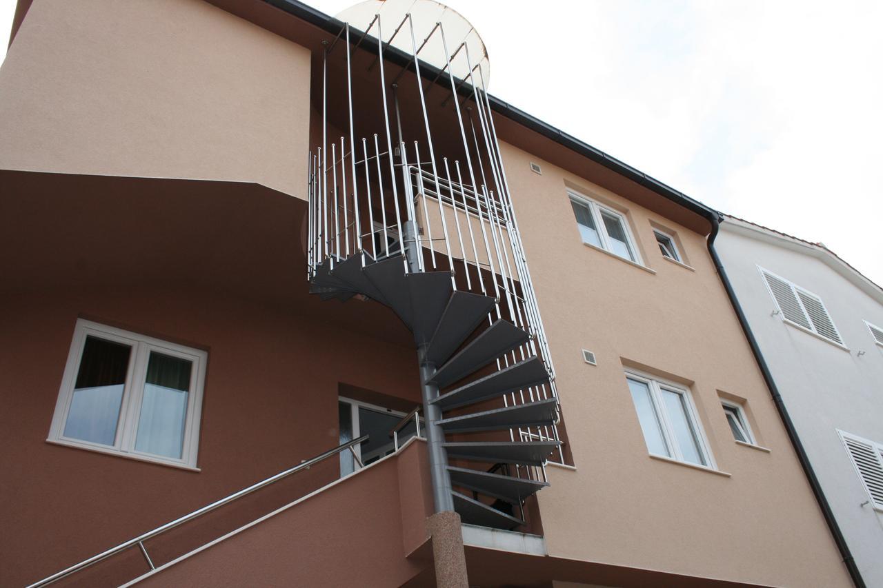 Apartmani Mia Трогир Екстериор снимка